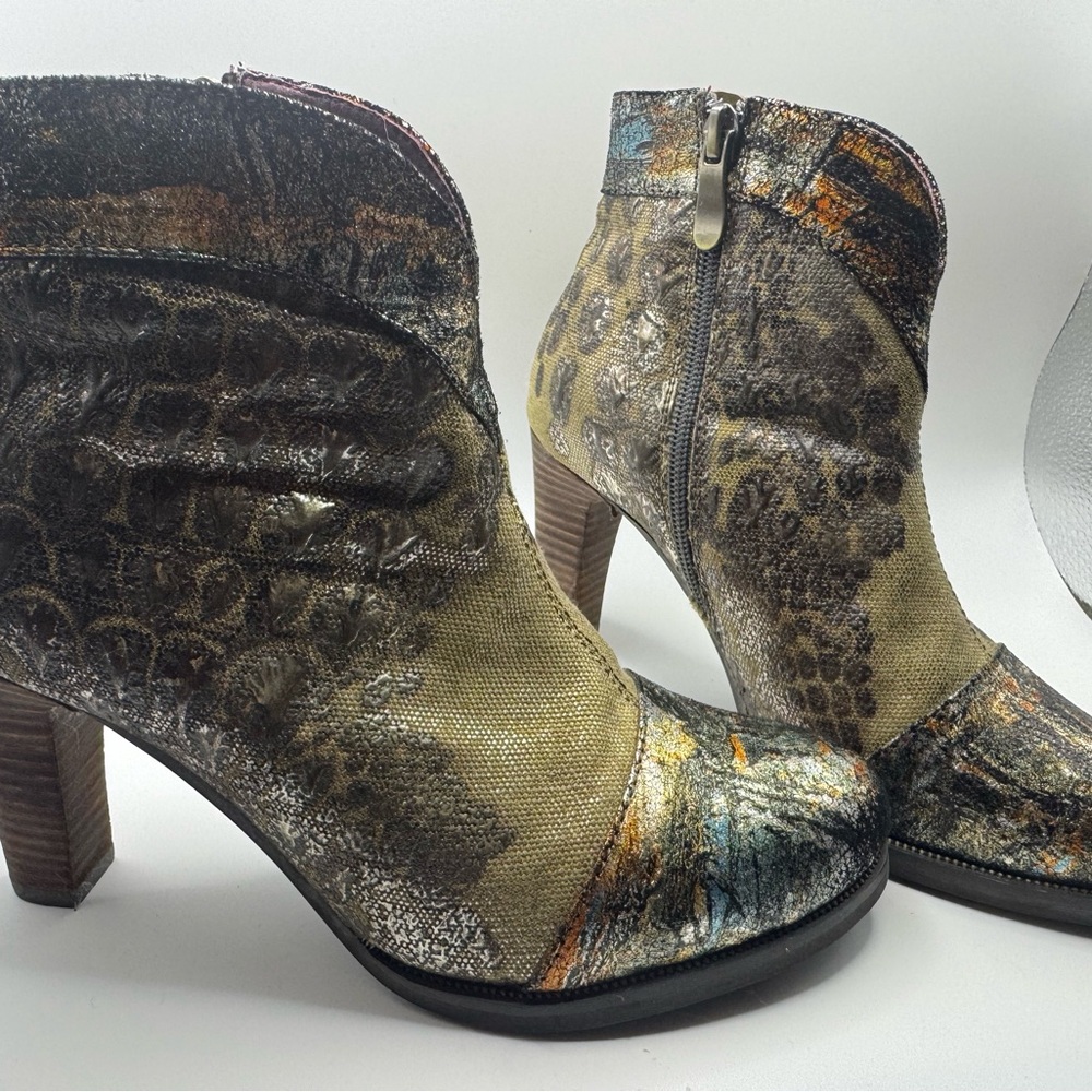 L'ATISTE Multicolor Ankle Boots - Picture 2 of 9
